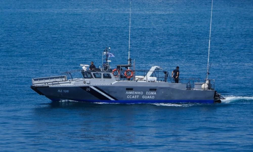Συναγερμός στην Κρήτη: Επιχείρηση του Λιμενικού για τη διάσωση δύο παιδιών κι ενός ενήλικα από τη θάλασσα